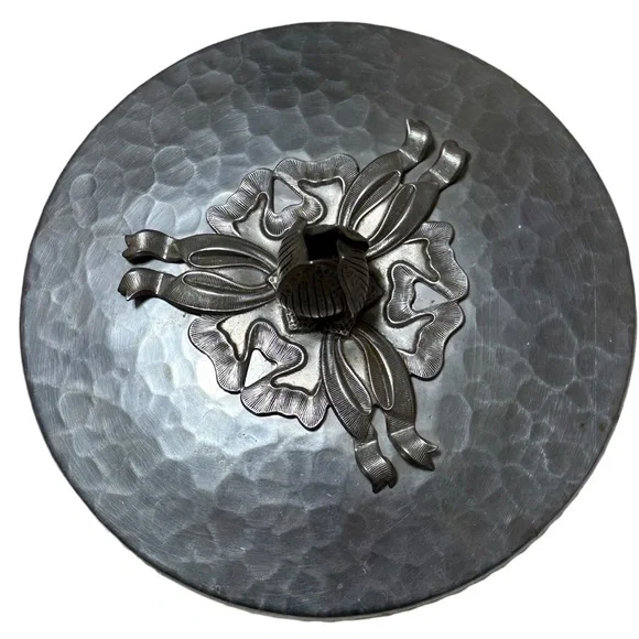 Vintage Glass With Lid, 3 Section divided dish, relish dish, or jewelry dish - Picture 6 of 8